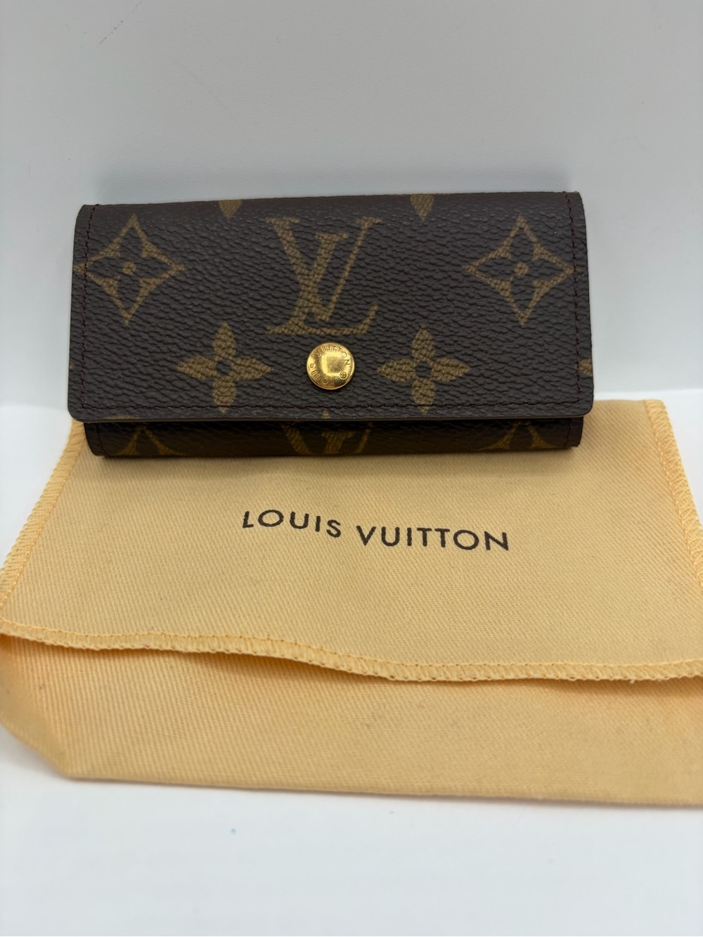 Authentic Louis Vuitton 4 key holder